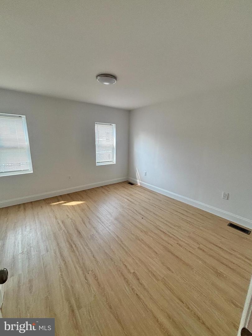 4616 Melrose St Property Photo 13