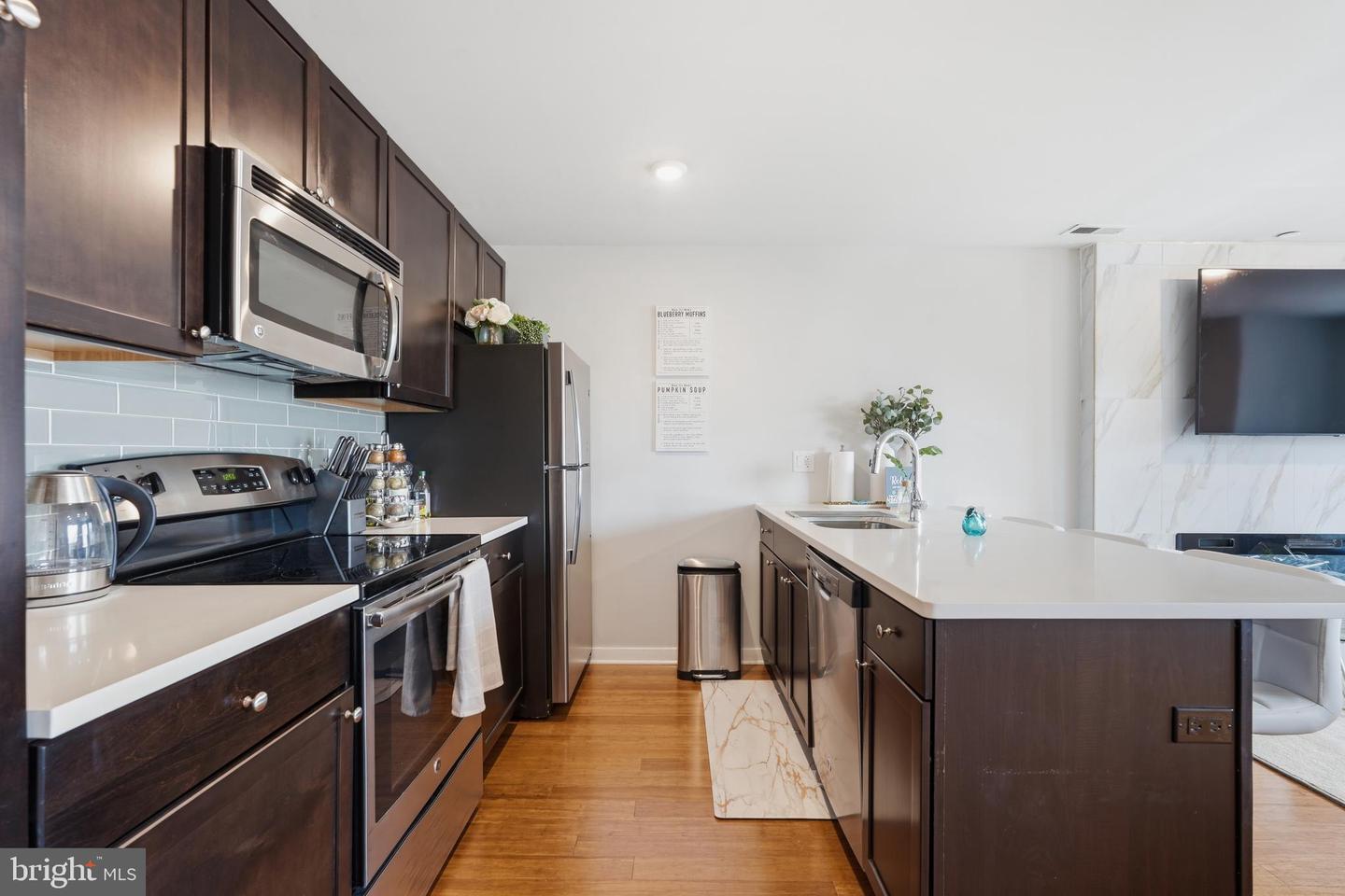 1608 Ridge Ave #304 Property Photo 11
