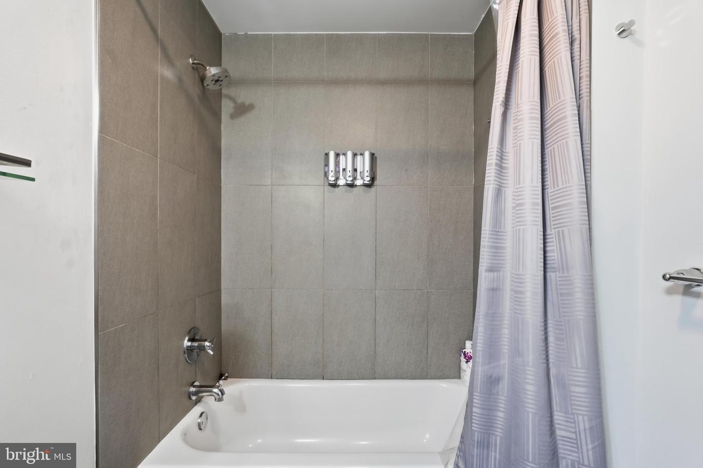 1608 Ridge Ave #304 Property Photo 15