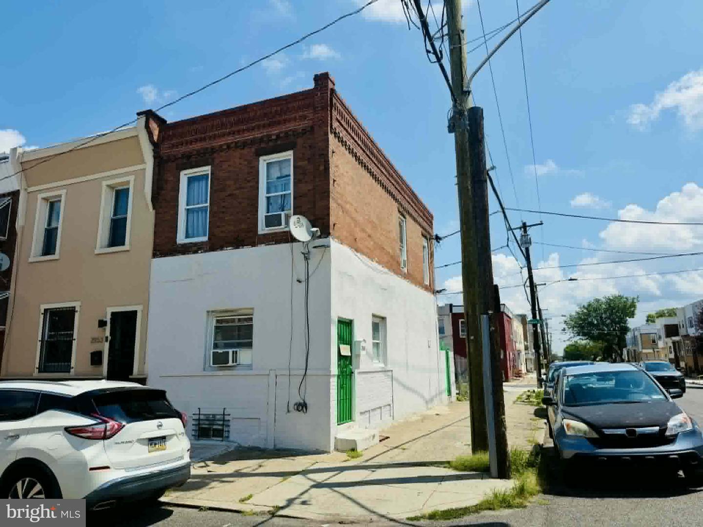 2555 S Fairhill St Property Photo 1