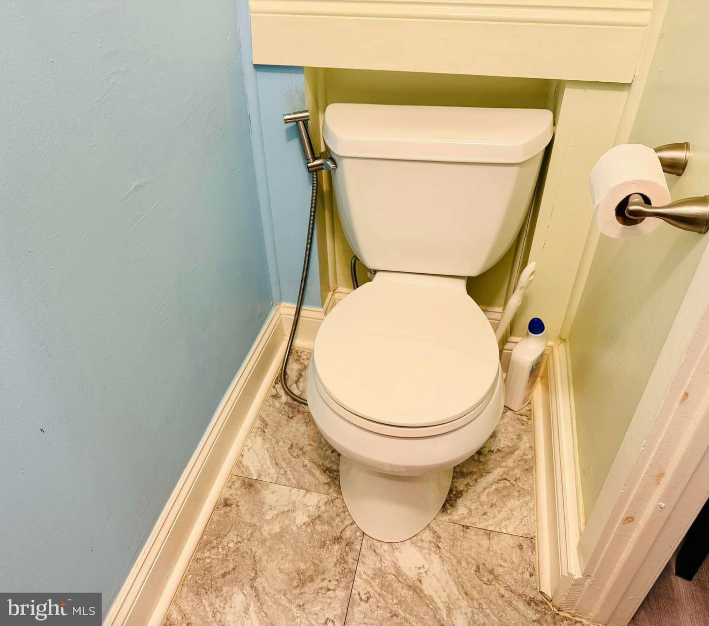 2555 S Fairhill St Property Photo 18