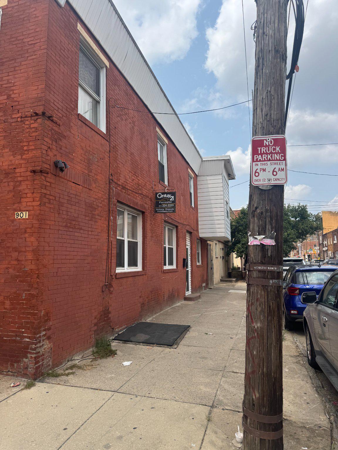 901 WINTON ST Property Photo 1