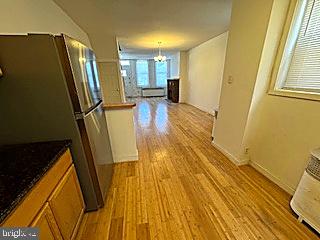 2012 E Glenwood Ave Property Photo 6