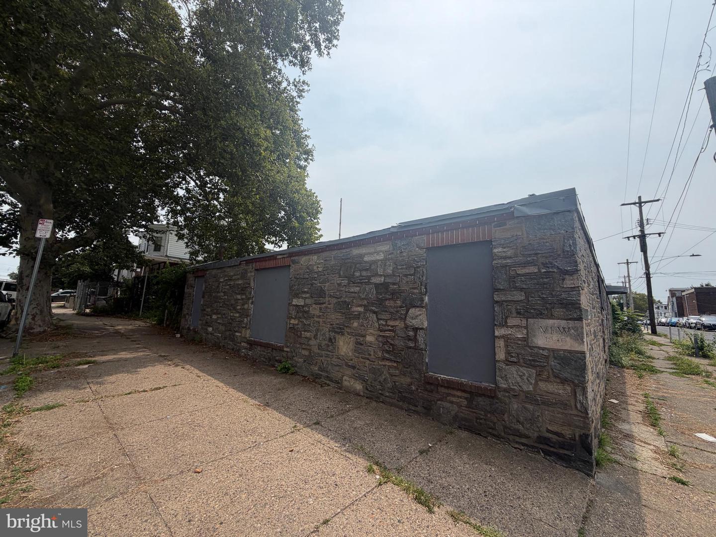 408-10 W CHEW AVE