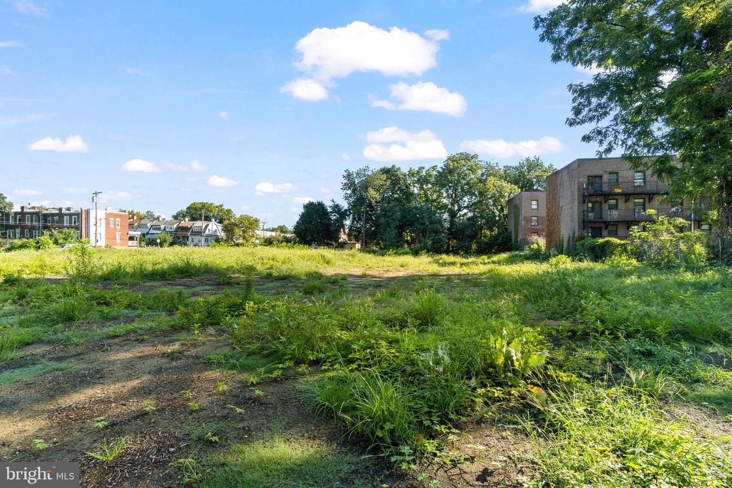 704 E Locust Ave Property Photo 4