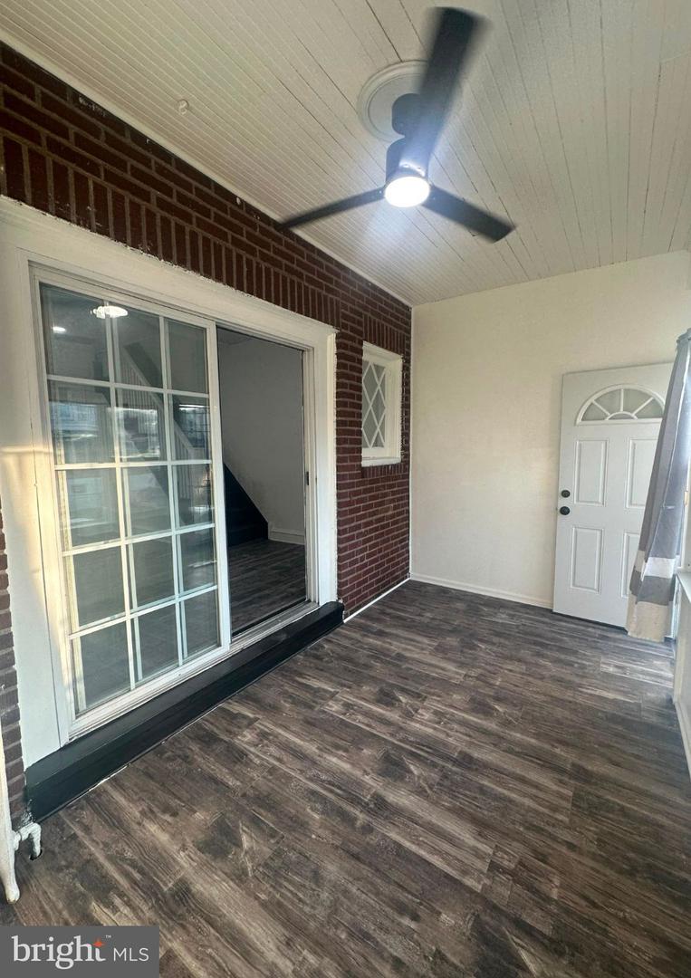 5319 Charles St Property Photo 20