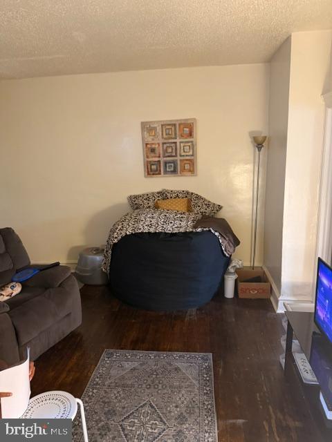 6907 N Broad St Property Photo 11