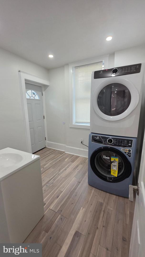 2205 N Orkney St Property Photo 6