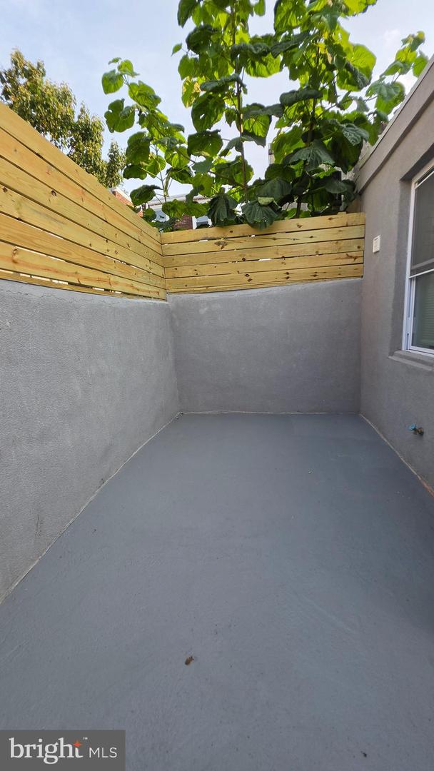 2205 N Orkney St Property Photo 15