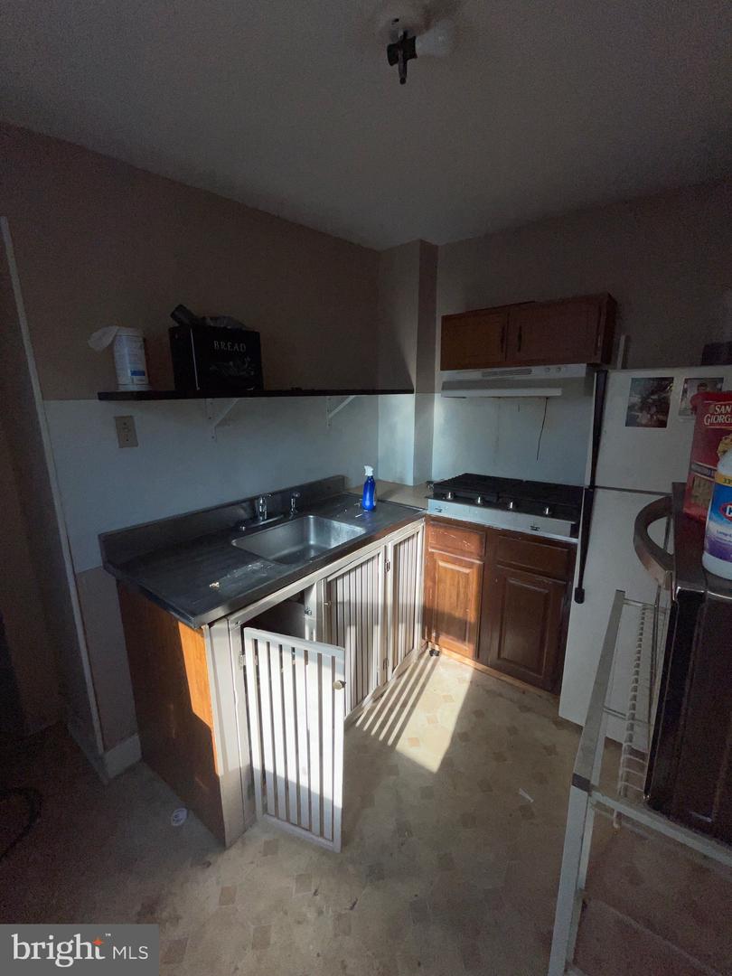 836 Christian St Property Photo 22