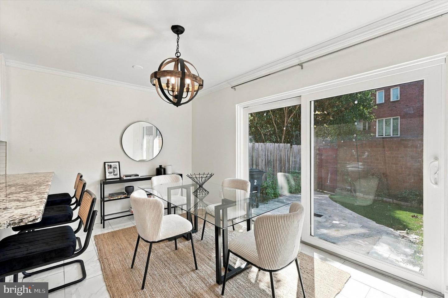 1 Queen St #2 Property Photo 12
