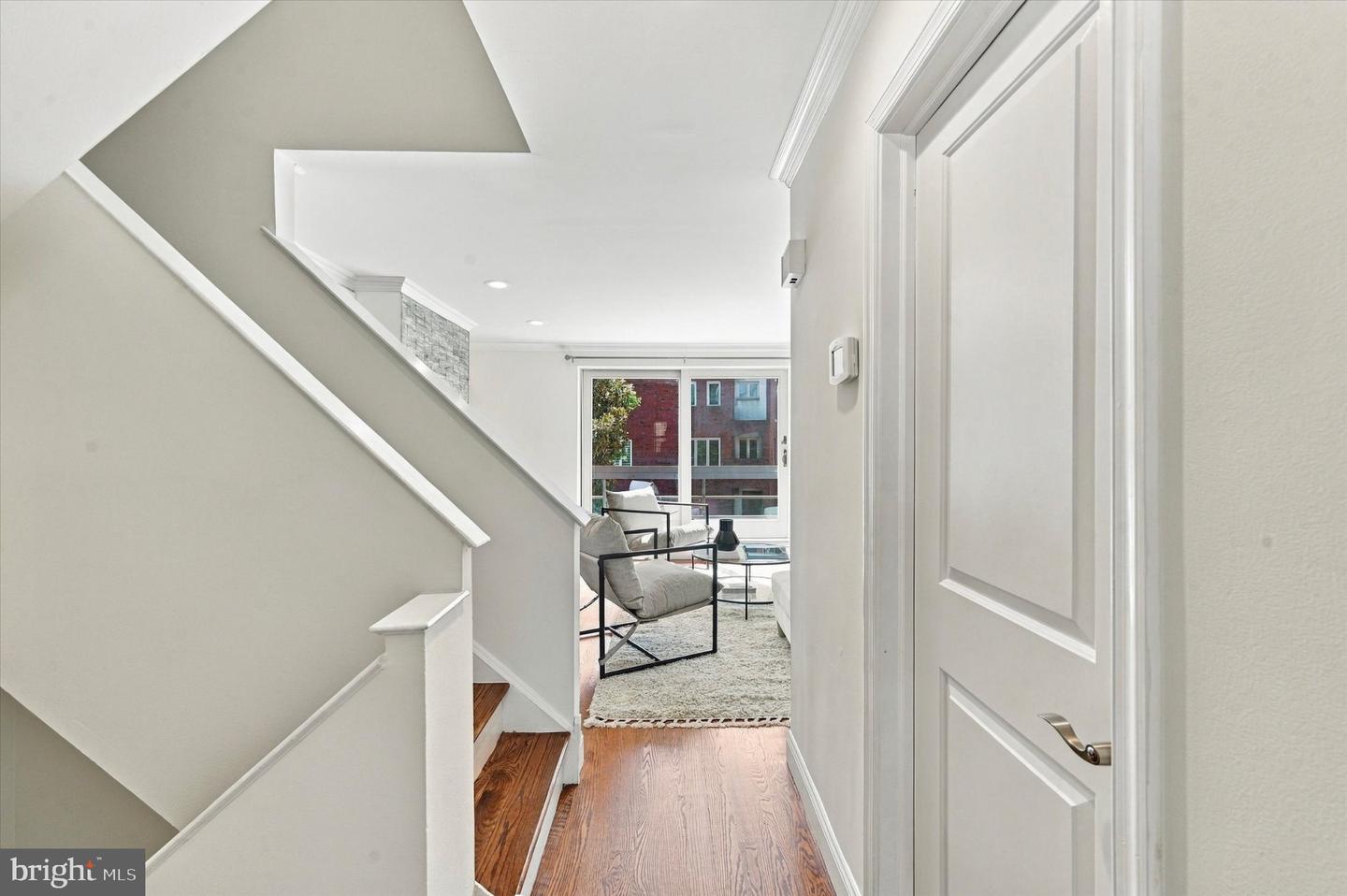 1 Queen St #2 Property Photo 17