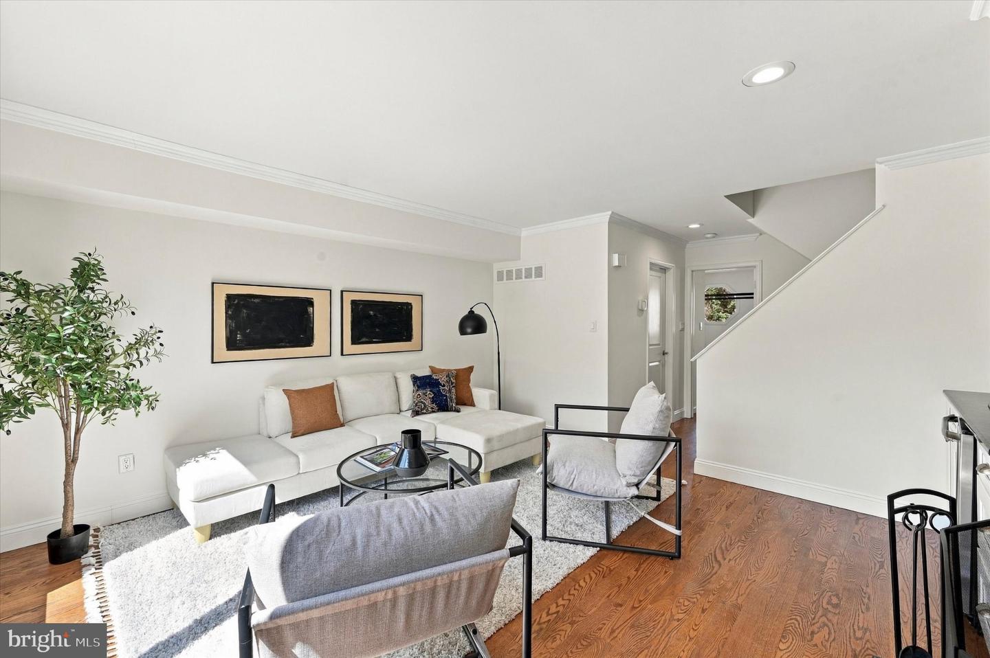 1 Queen St #2 Property Photo 20