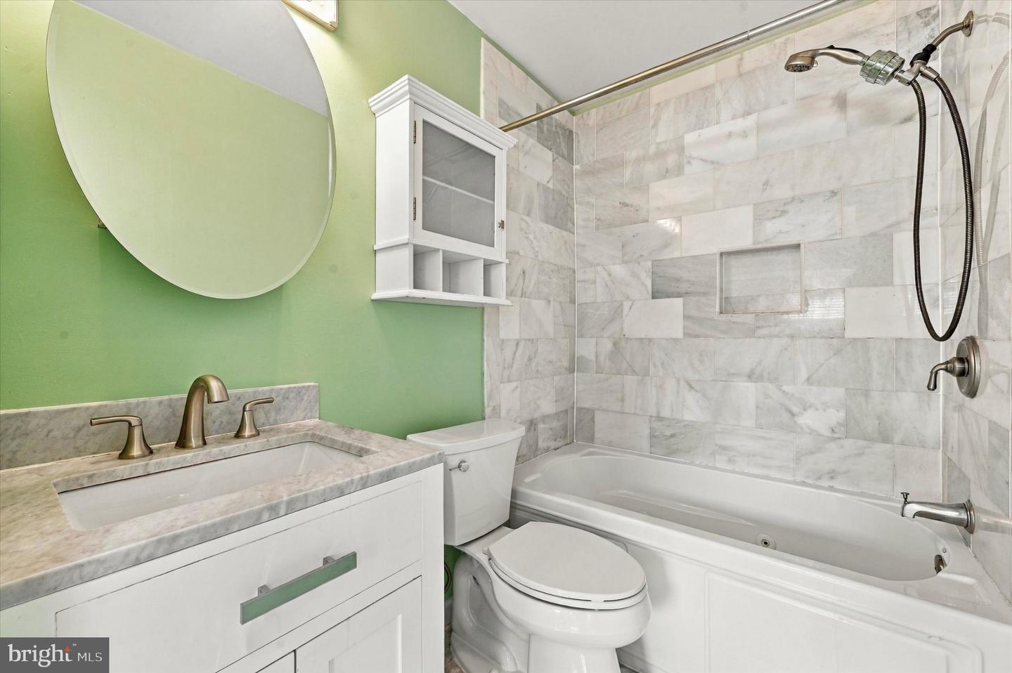 1 Queen St #2 Property Photo 29