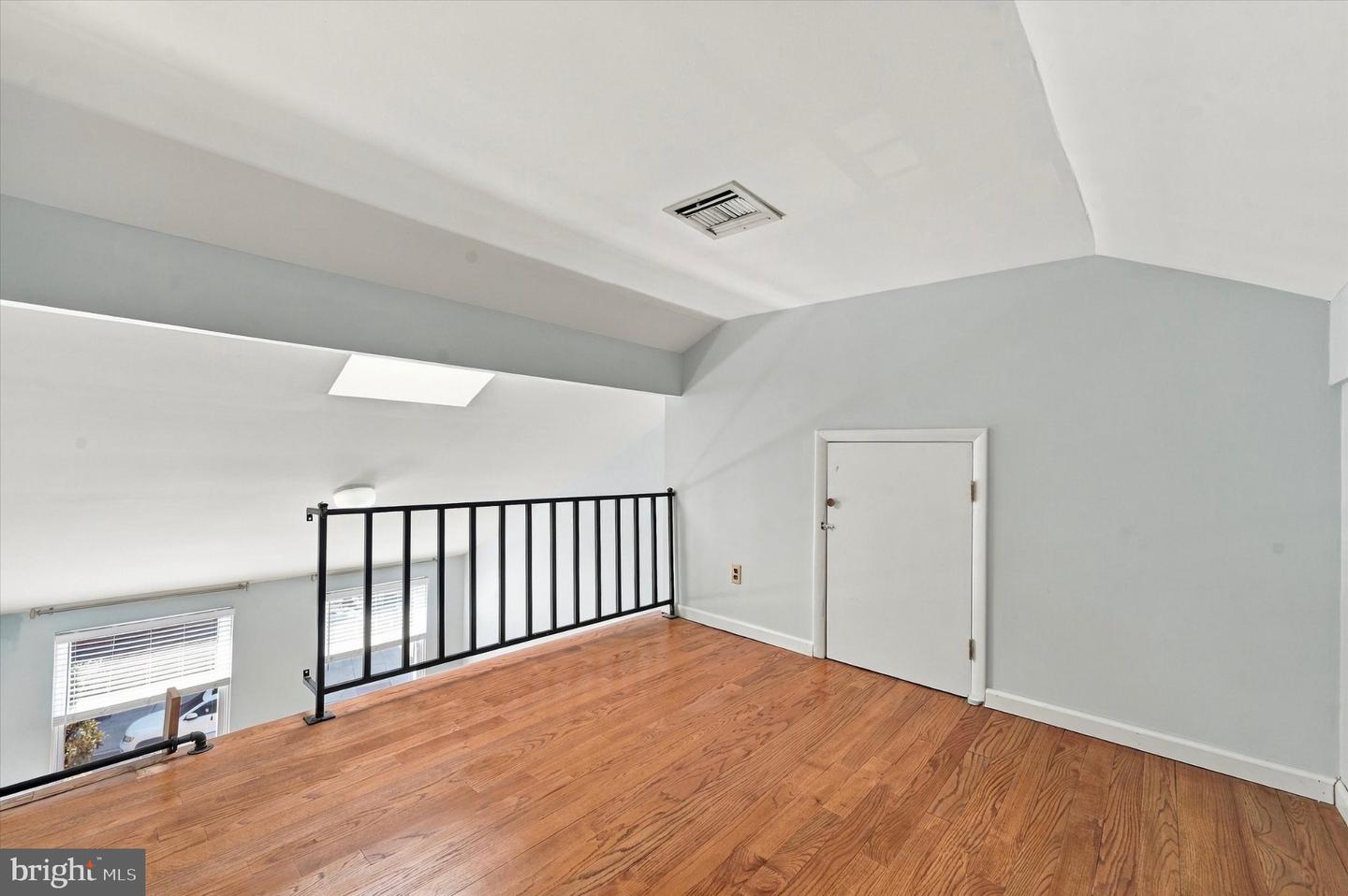 1 Queen St #2 Property Photo 30