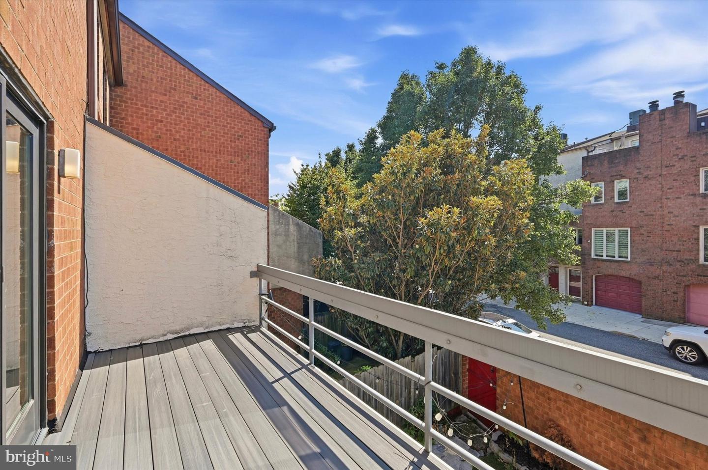 1 Queen St #2 Property Photo 33