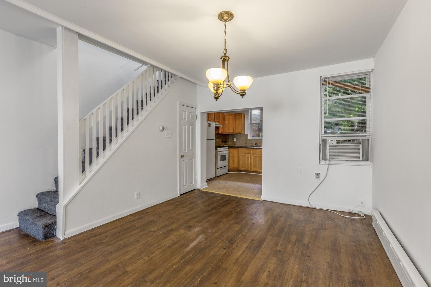1503 S Dover St Property Photo 8