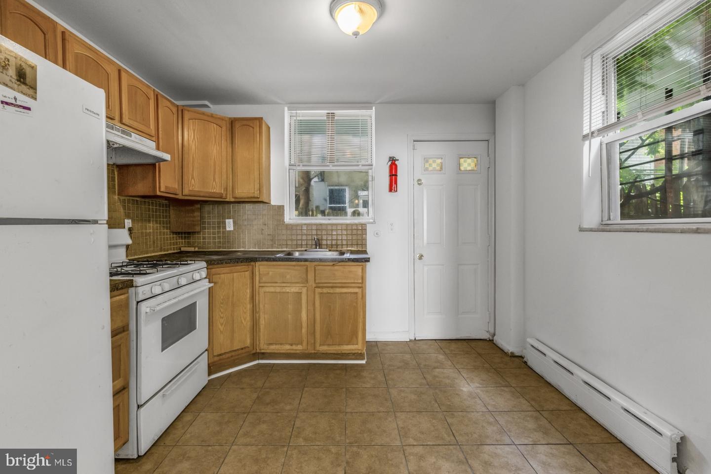 1503 S Dover St Property Photo 9