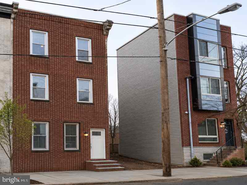 2204 N 7TH ST Property Photo 1