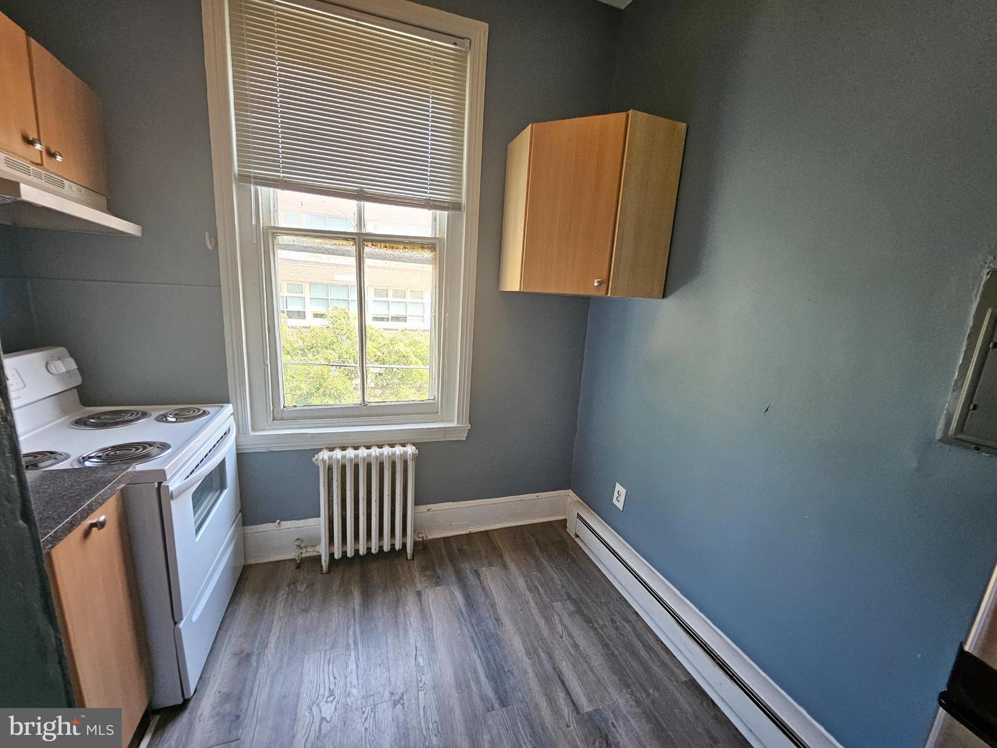 4924 Parrish St #3a Property Photo 3