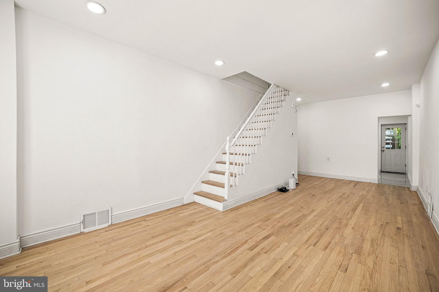 2630 Jasper St Property Photo 5