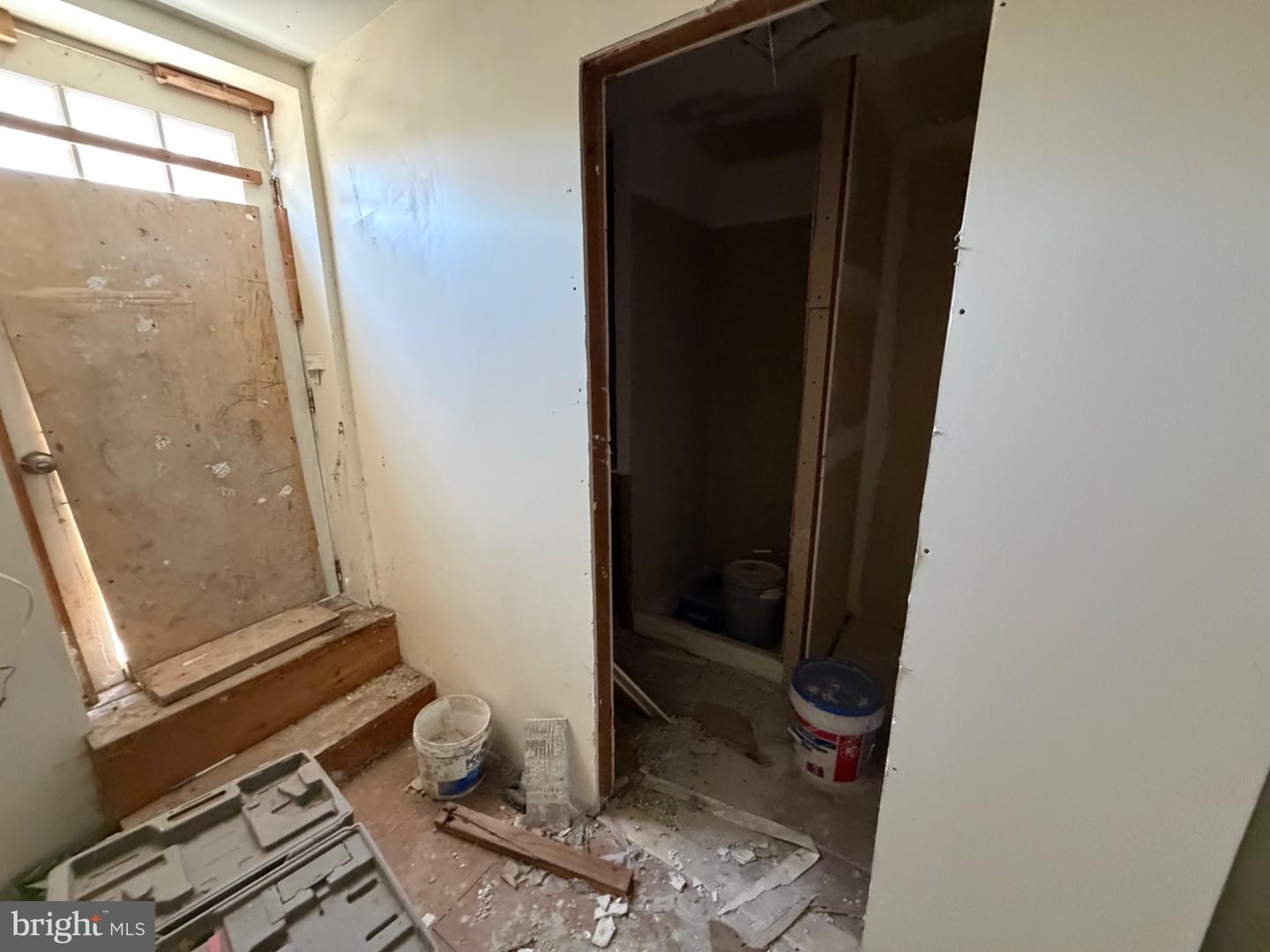 2442 E Harold St Property Photo 6