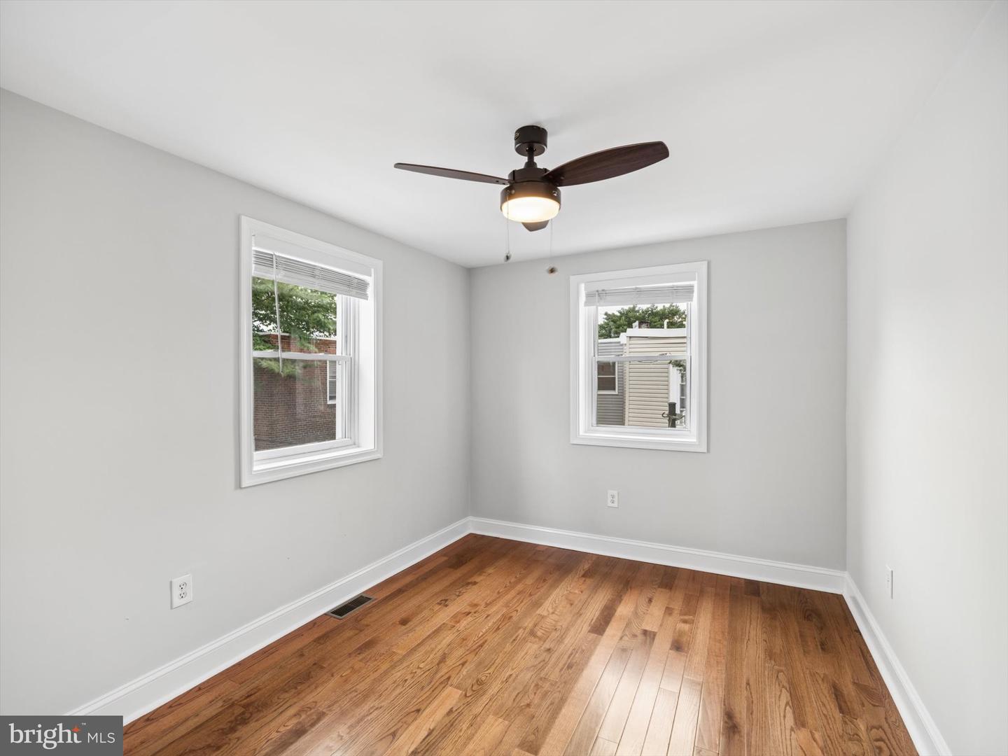 2129 Oakford St Property Photo 16