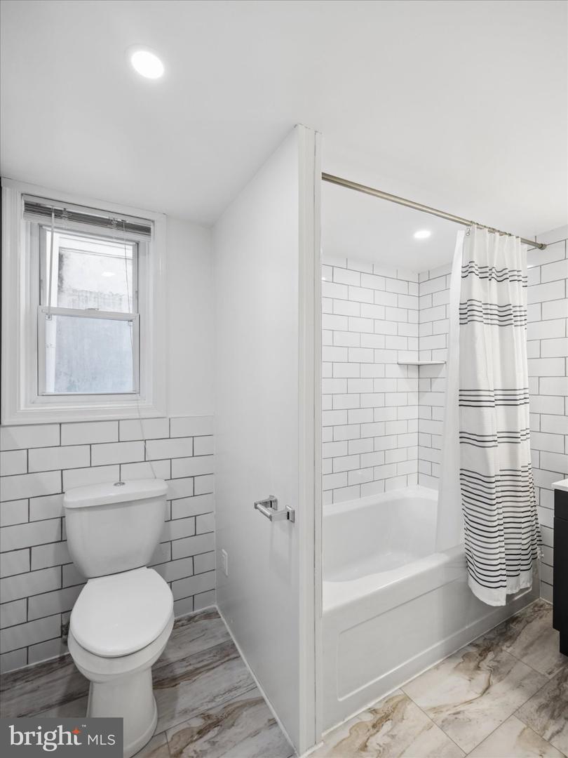 2129 Oakford St Property Photo 19