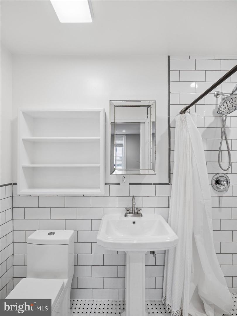 2129 Oakford St Property Photo 23