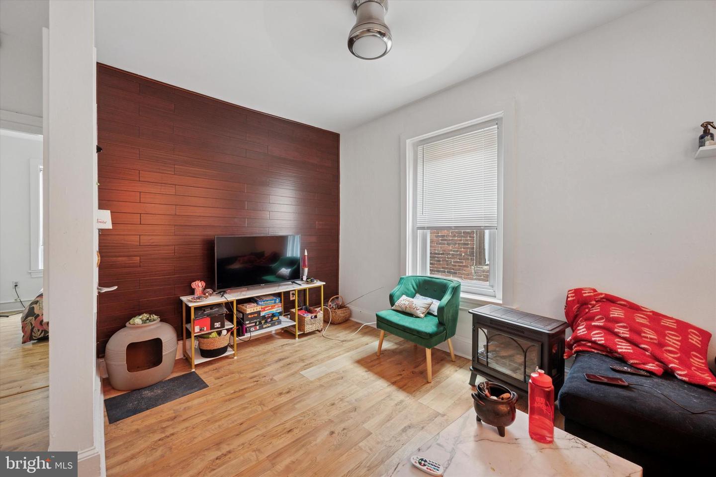 222 Buckingham Pl Property Photo 5