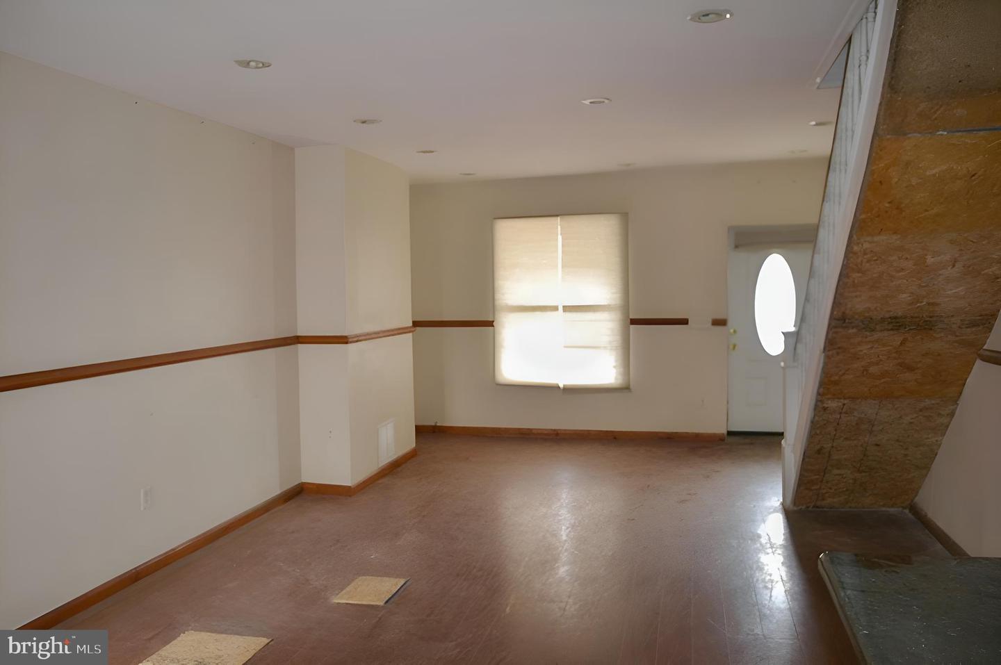 5353 Delancey St Property Photo 3