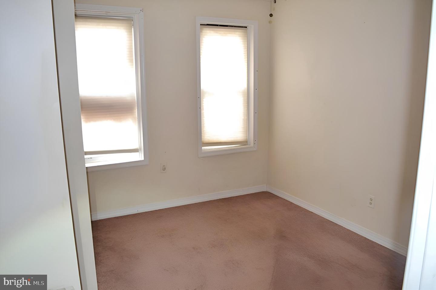 5353 Delancey St Property Photo 9