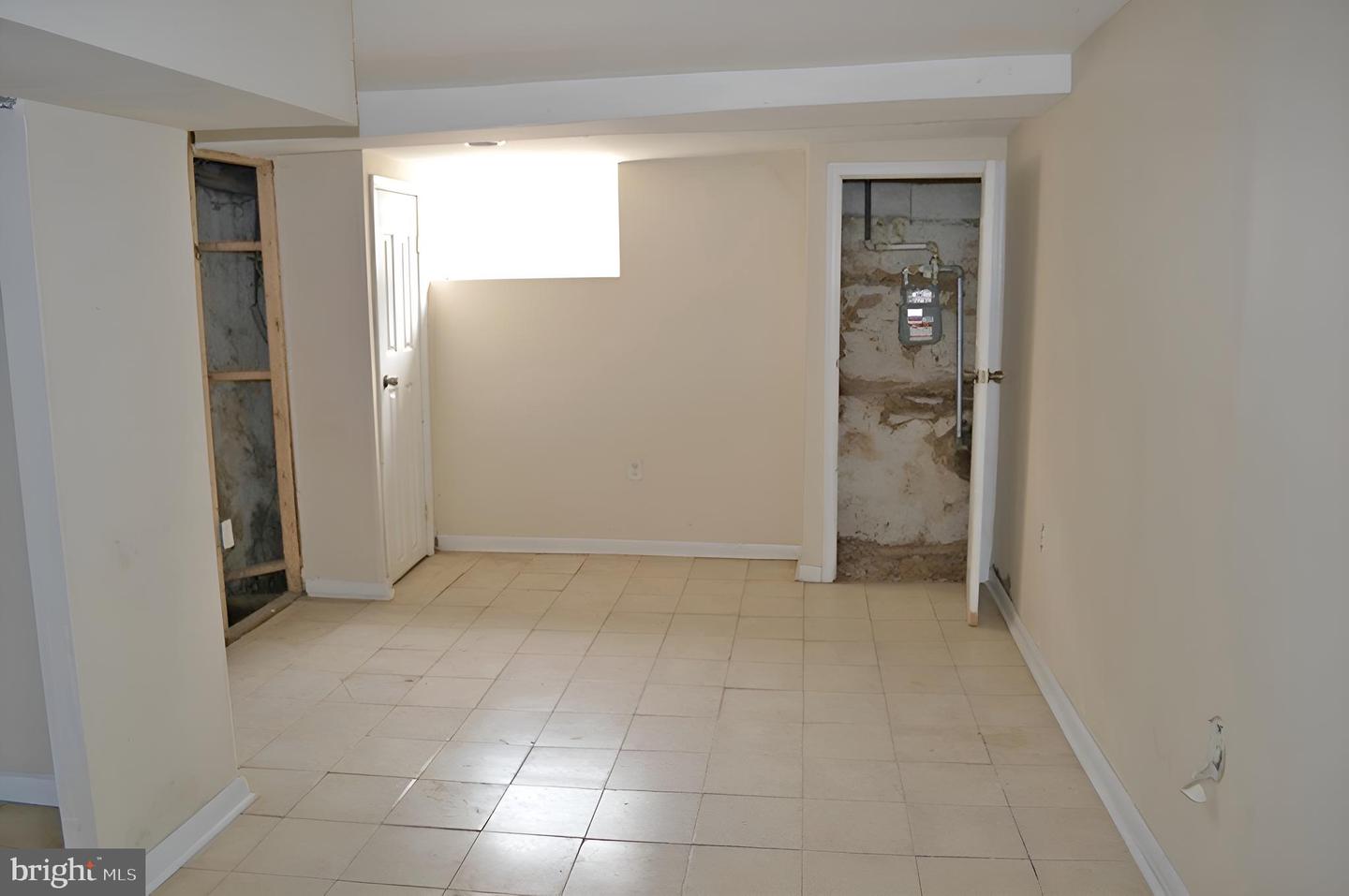 5353 Delancey St Property Photo 10
