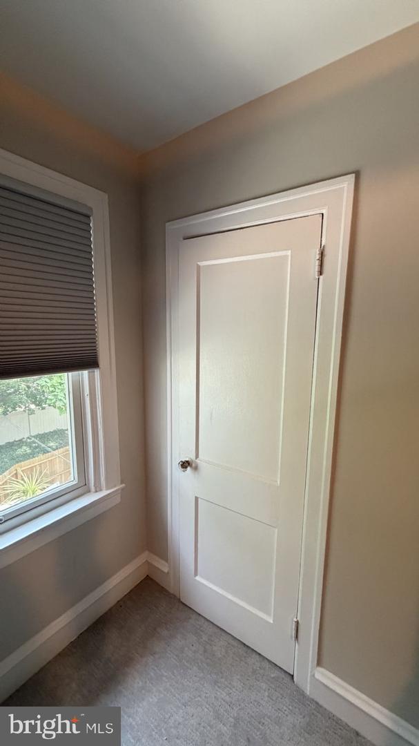 632 E Allens Ln Property Photo 20