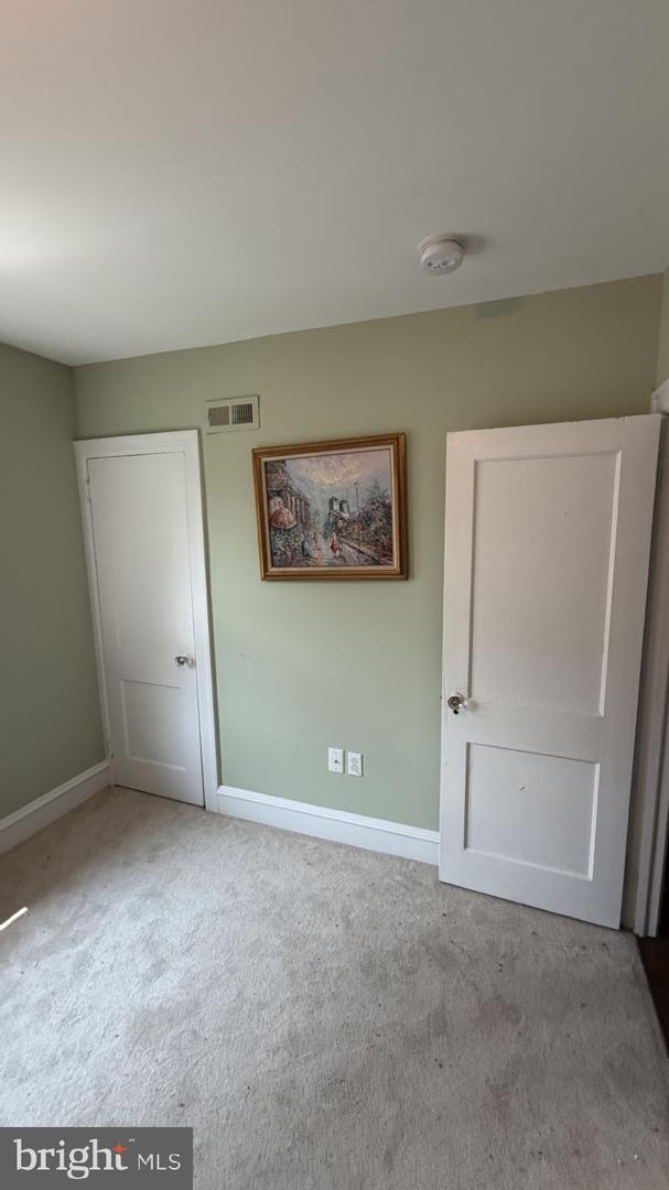 632 E Allens Ln Property Photo 22