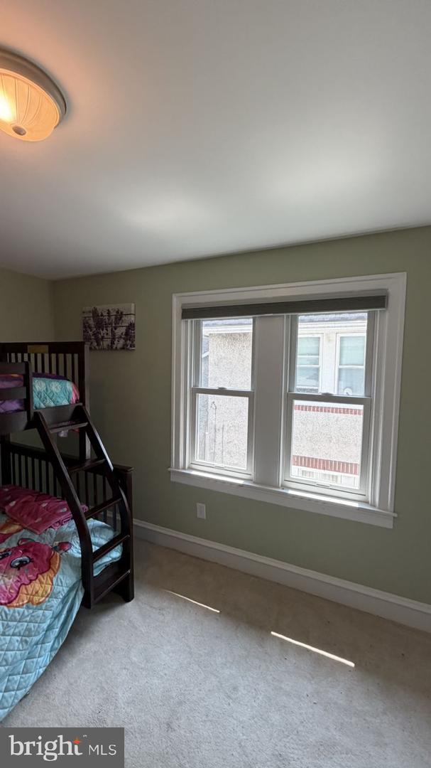 632 E Allens Ln Property Photo 23