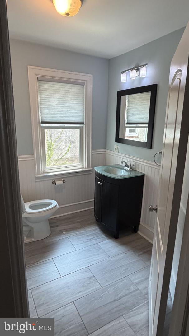 632 E Allens Ln Property Photo 25