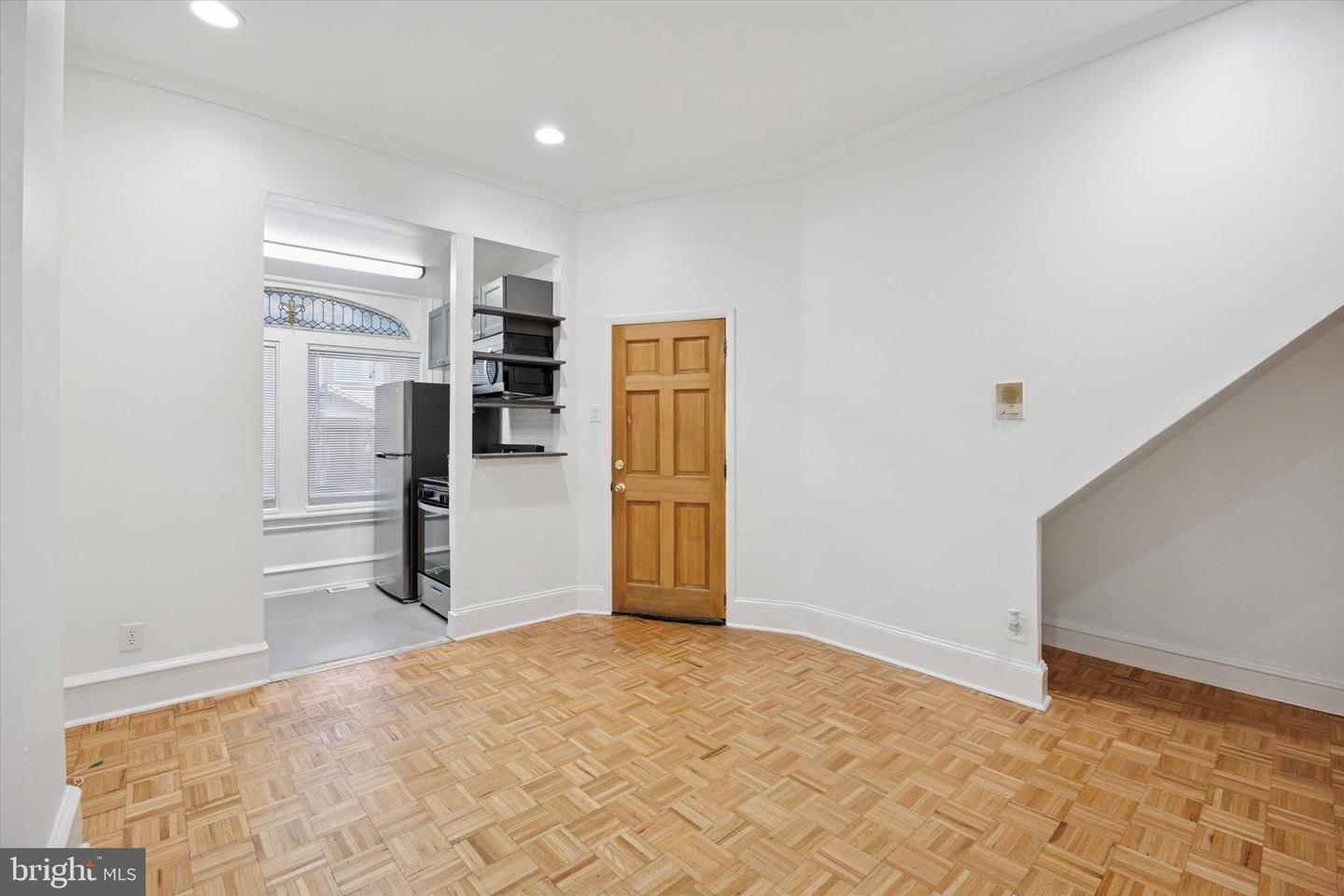 236 Buckingham Pl Property Photo 5