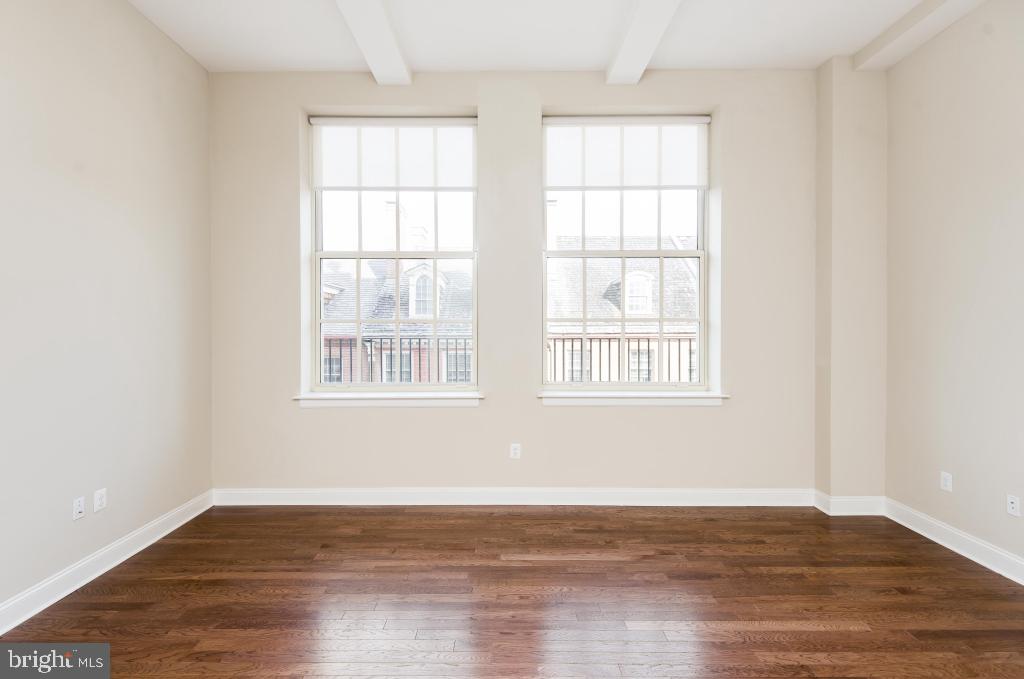 312-22 Walnut St #307 Property Photo 6