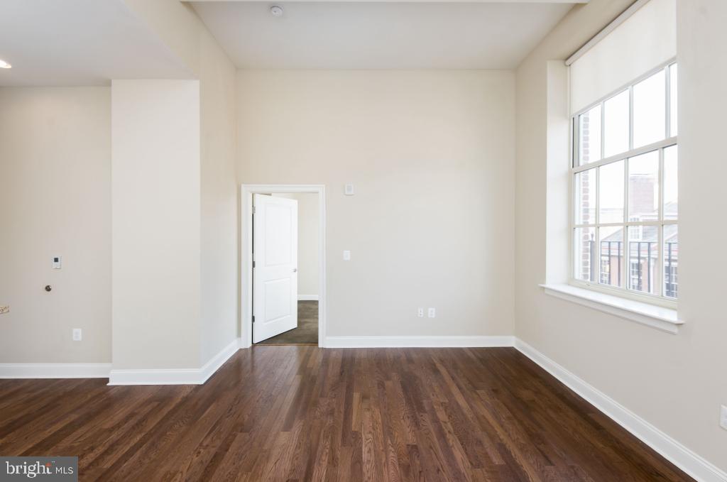 312-22 Walnut St #307 Property Photo 7