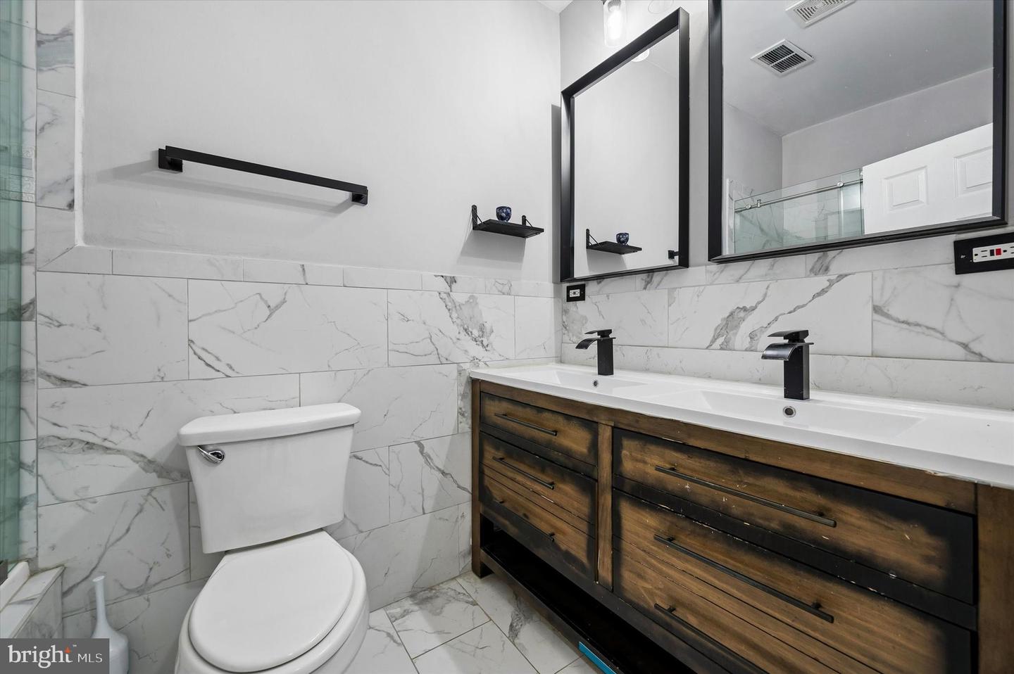1812 E Albert St Property Photo 11