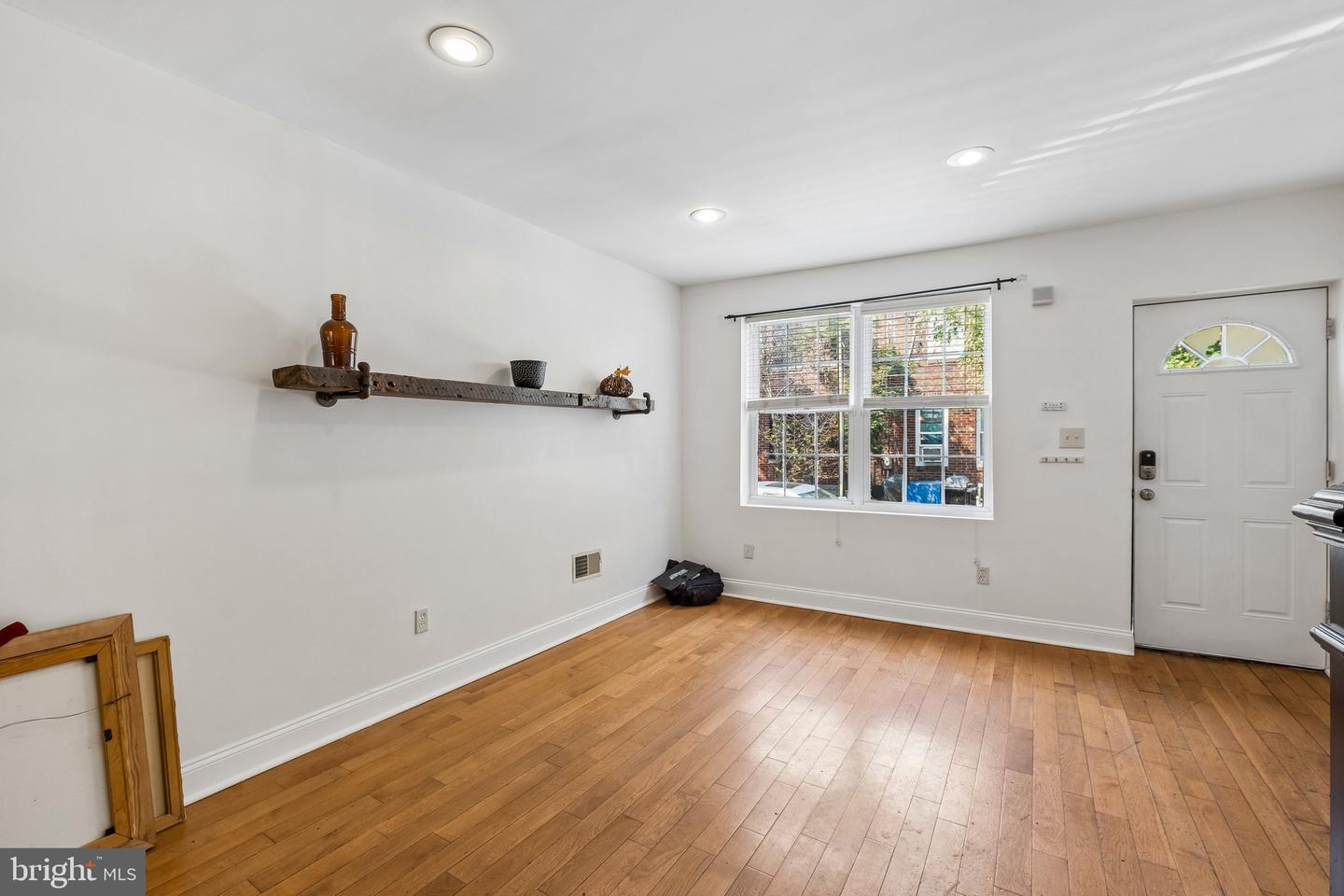 1914 Manton St Property Photo 10