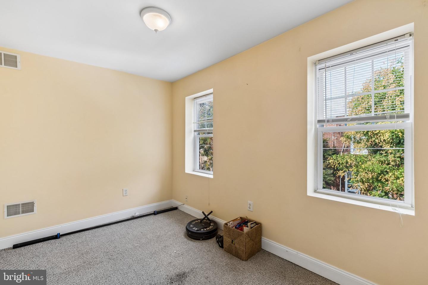 1914 Manton St Property Photo 21