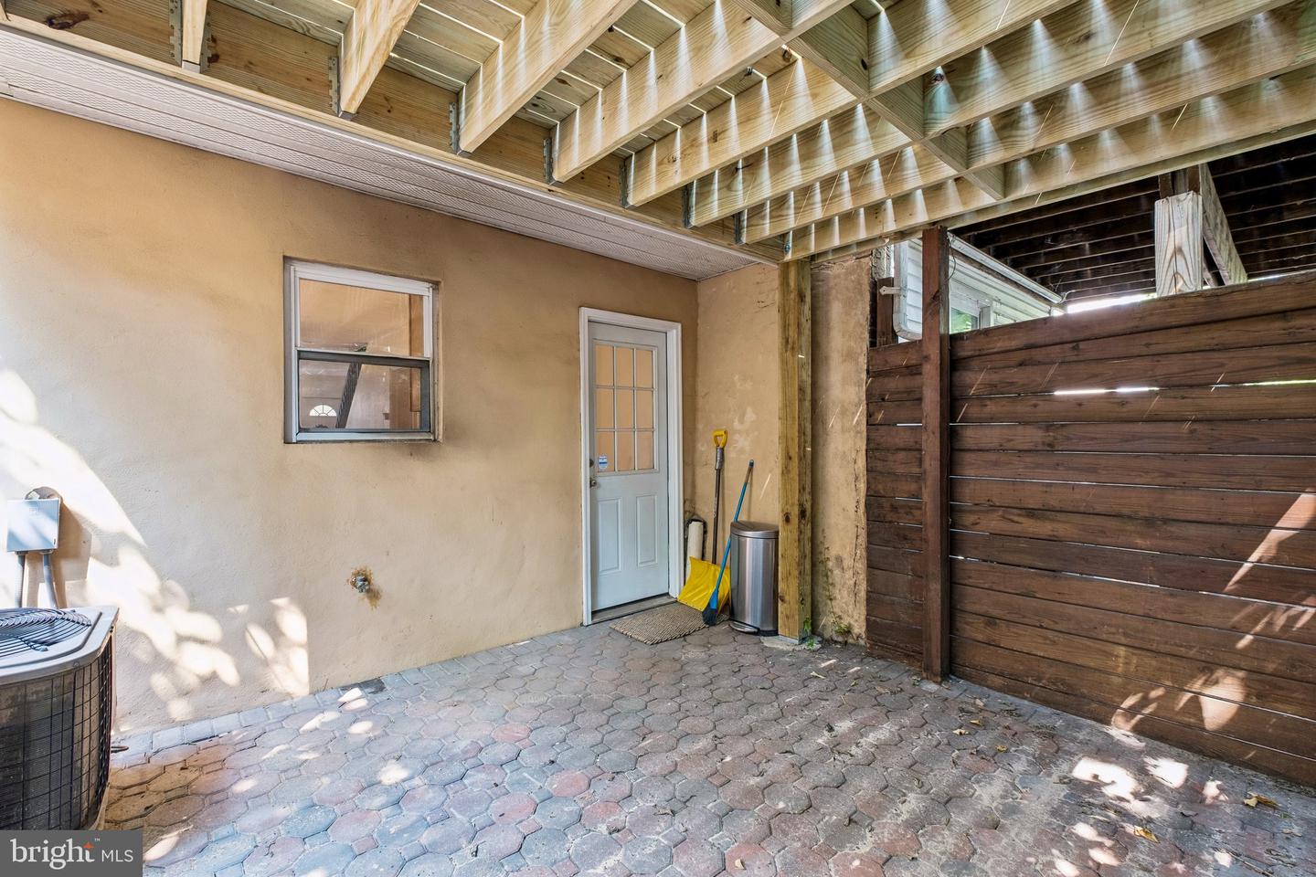 1914 Manton St Property Photo 28