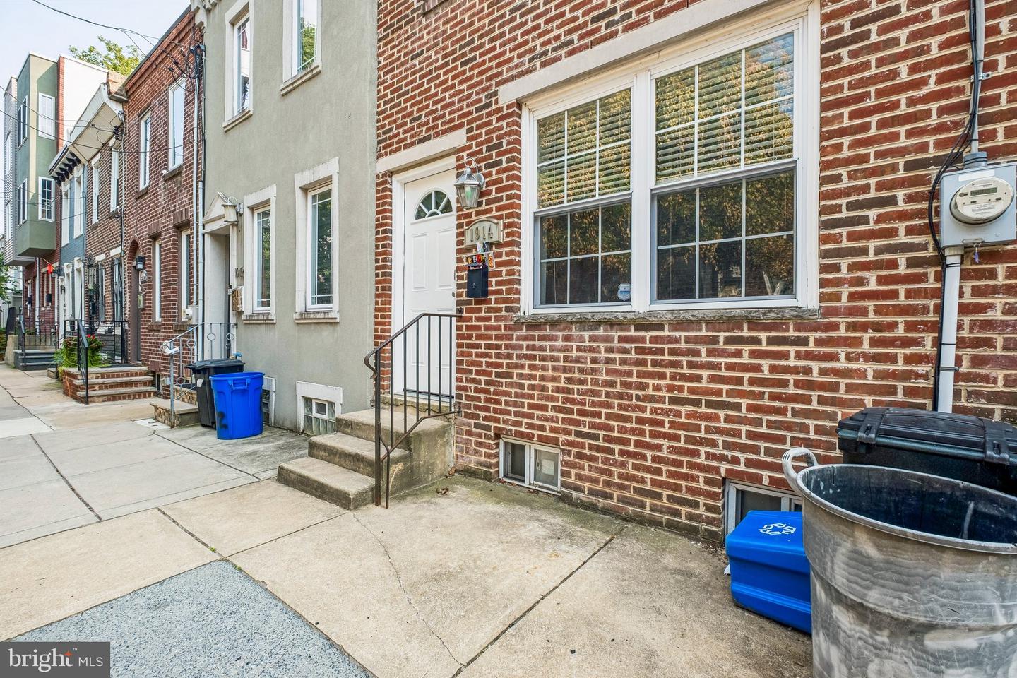 1914 Manton St Property Photo 33