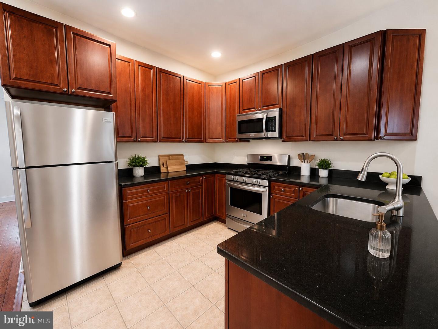 1713 W Montgomery Ave Property Photo 1