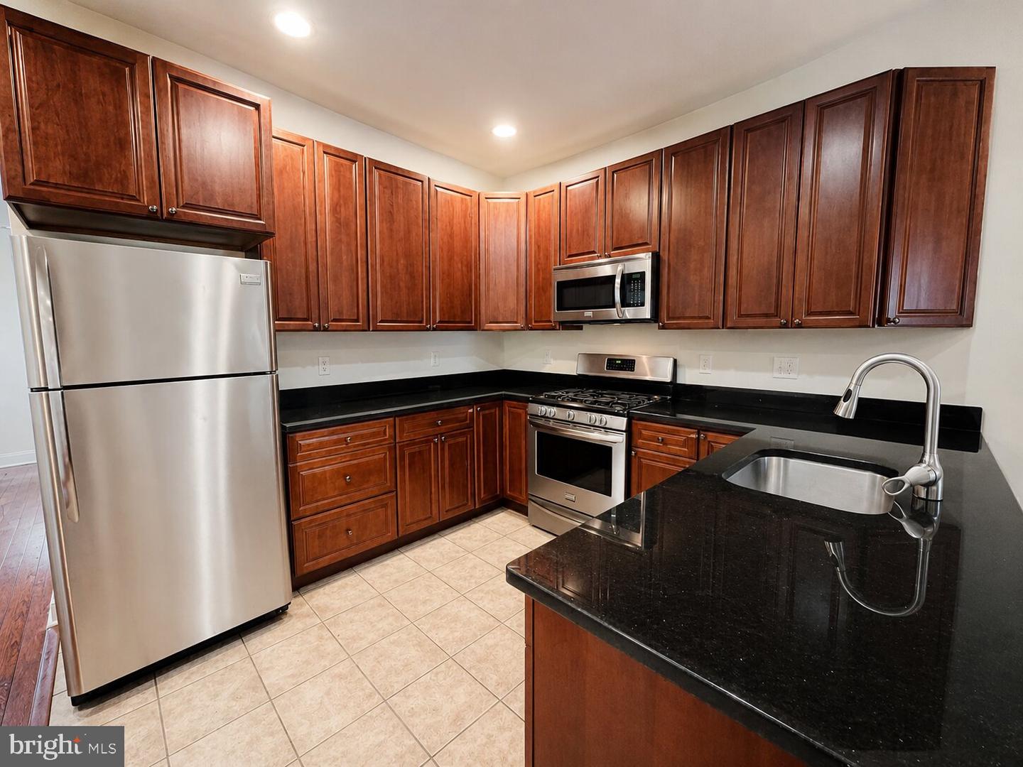 1713 W Montgomery Ave Property Photo 2