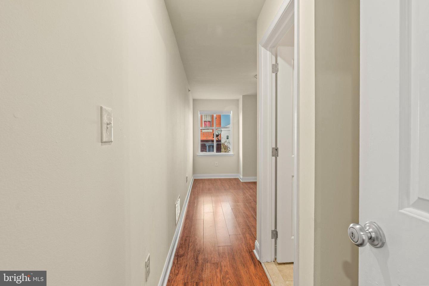 1724 W Master St #d1 Individual Room Property Photo 13
