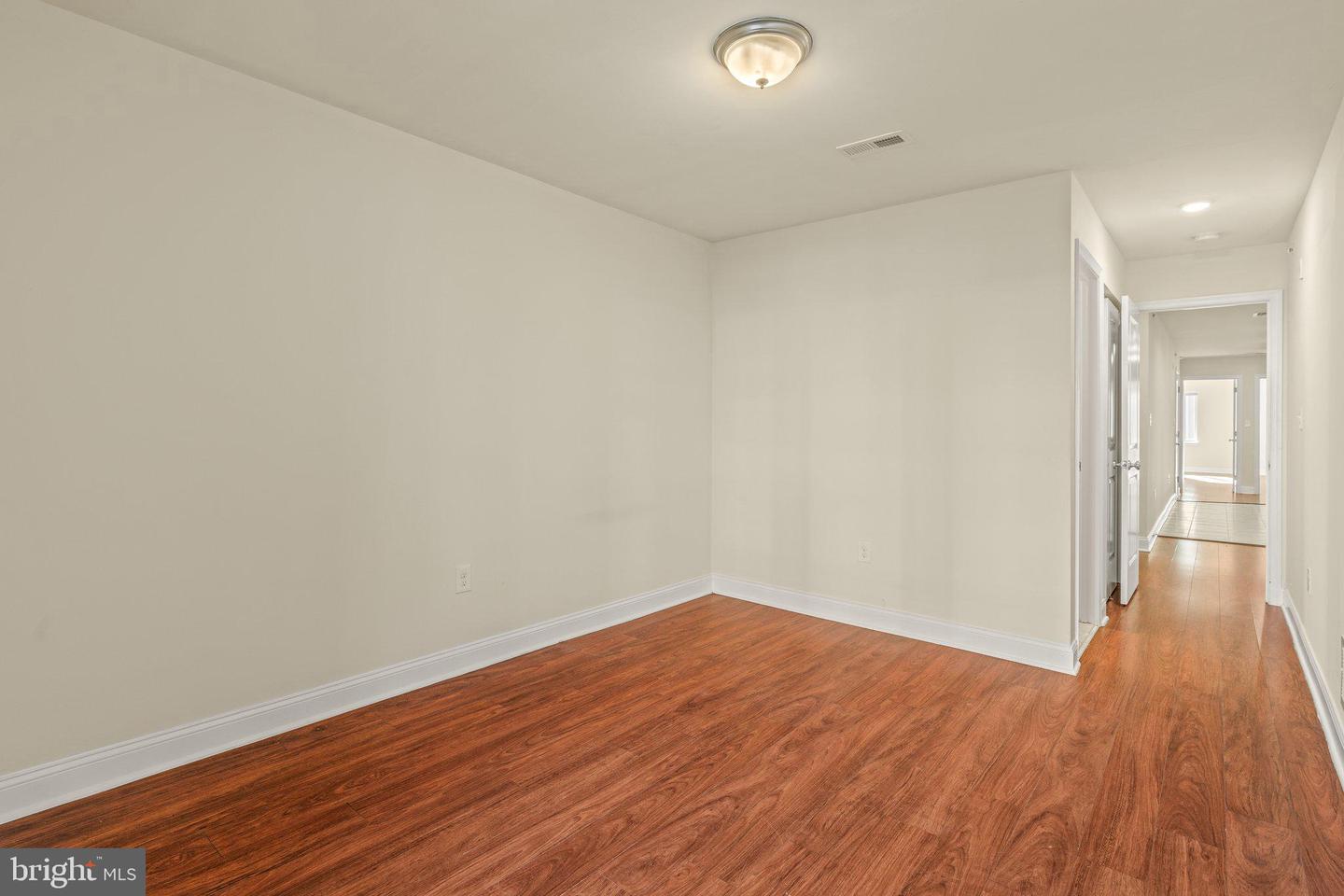 1724 W Master St #d1 Individual Room Property Photo 15