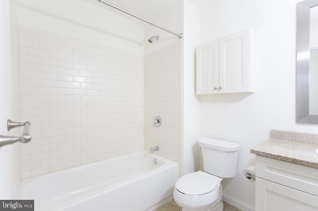 312-22 Walnut St #606 Property Photo 8